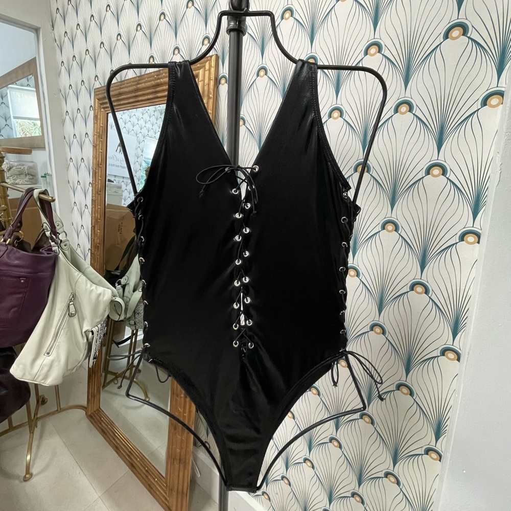 UNBREAKABLE TIES MONOKINI